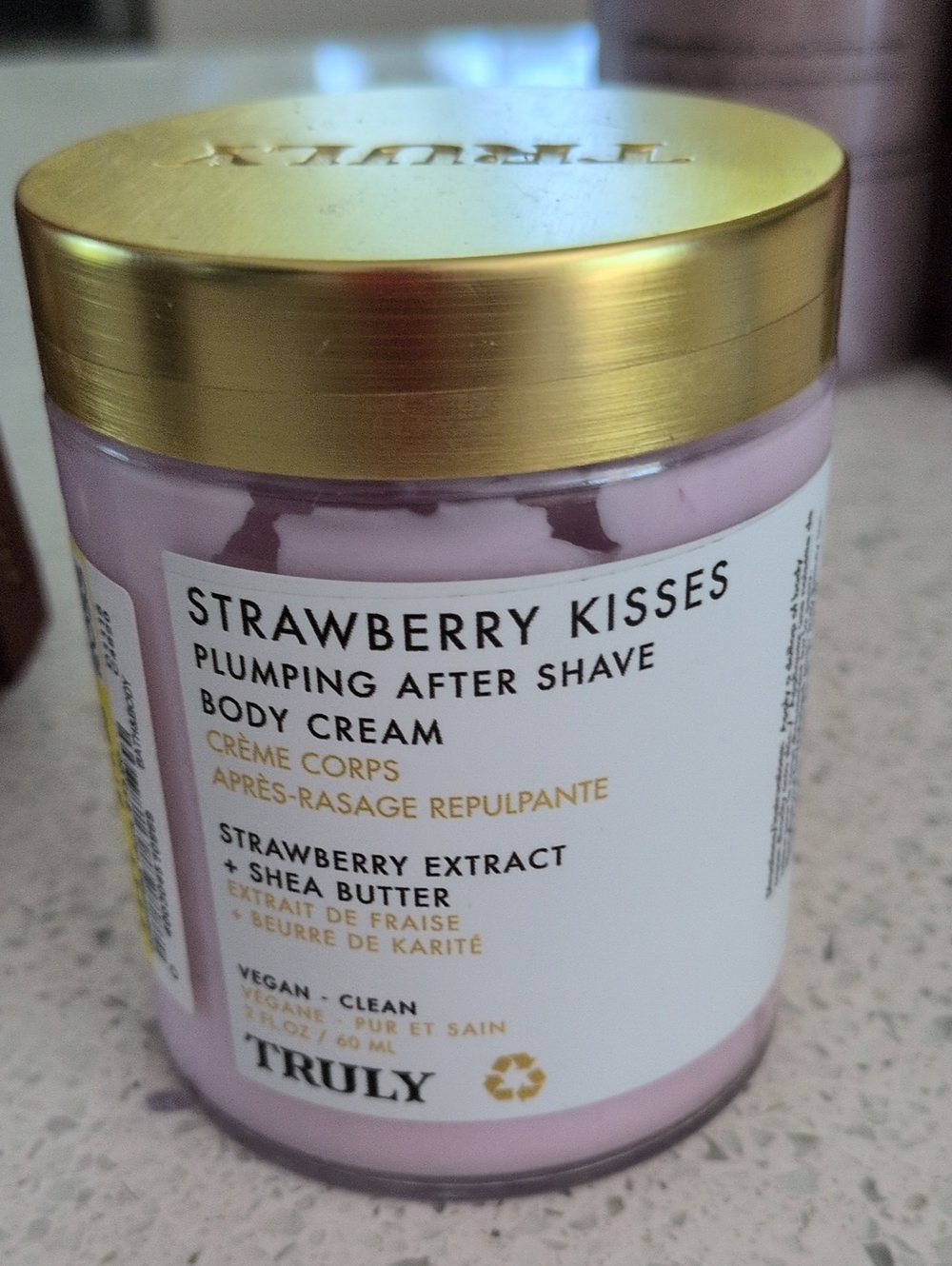 TRULY Strawberry Kisses Body Cream -
